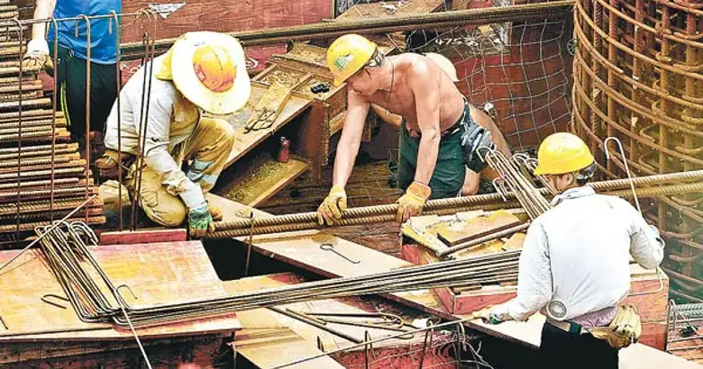 建造業工人開工不足　工會籲保障本地工友優先就業